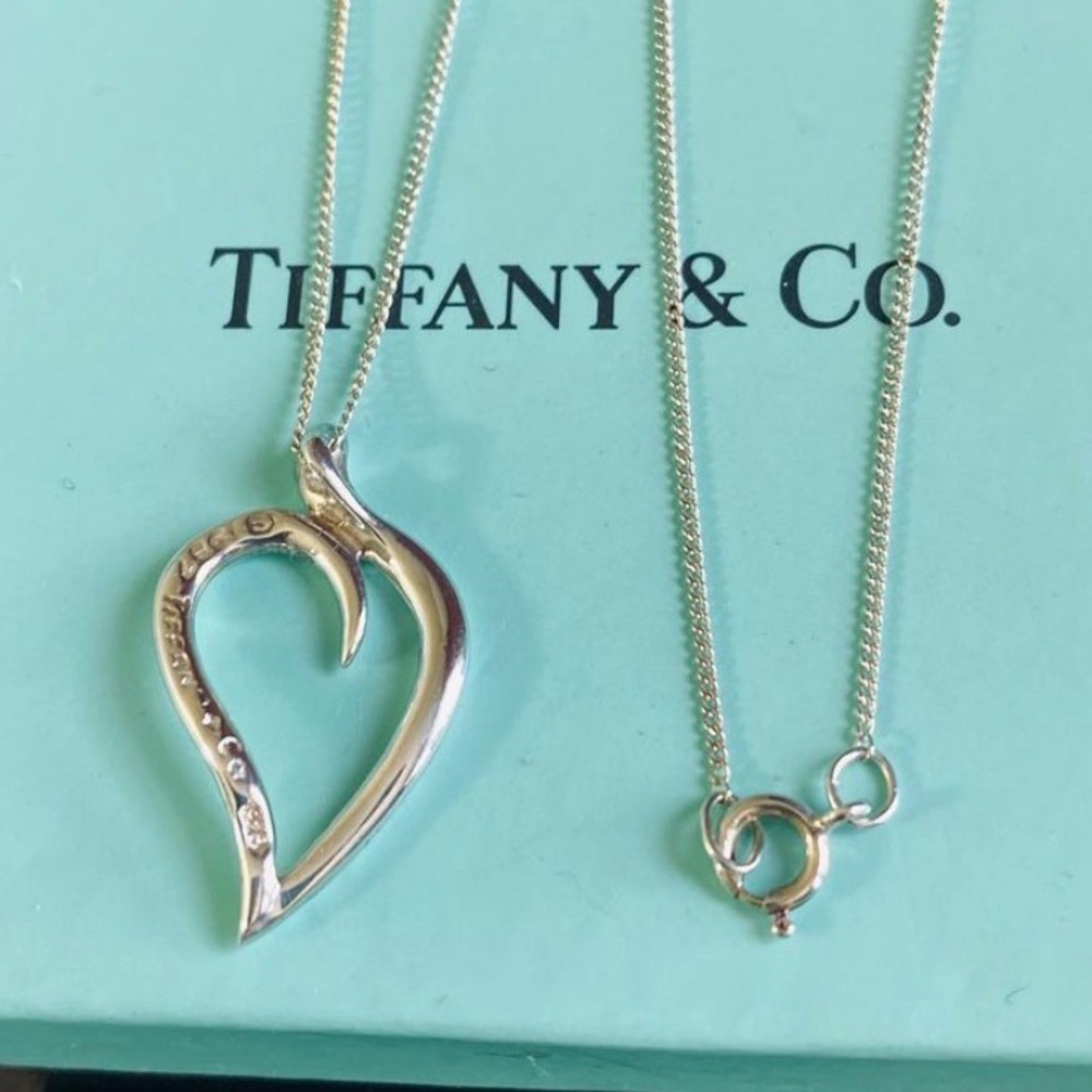 Tiffany & Co. Open Leaf  Heart Pendant Necklace - Silver
